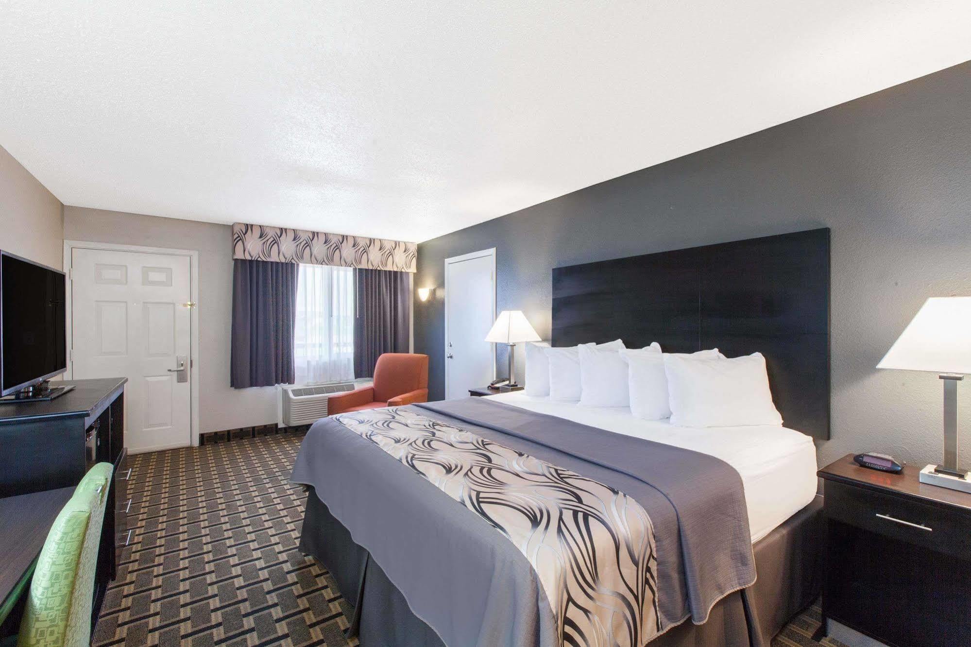 Days Inn By Wyndham Ennis Bagian luar foto